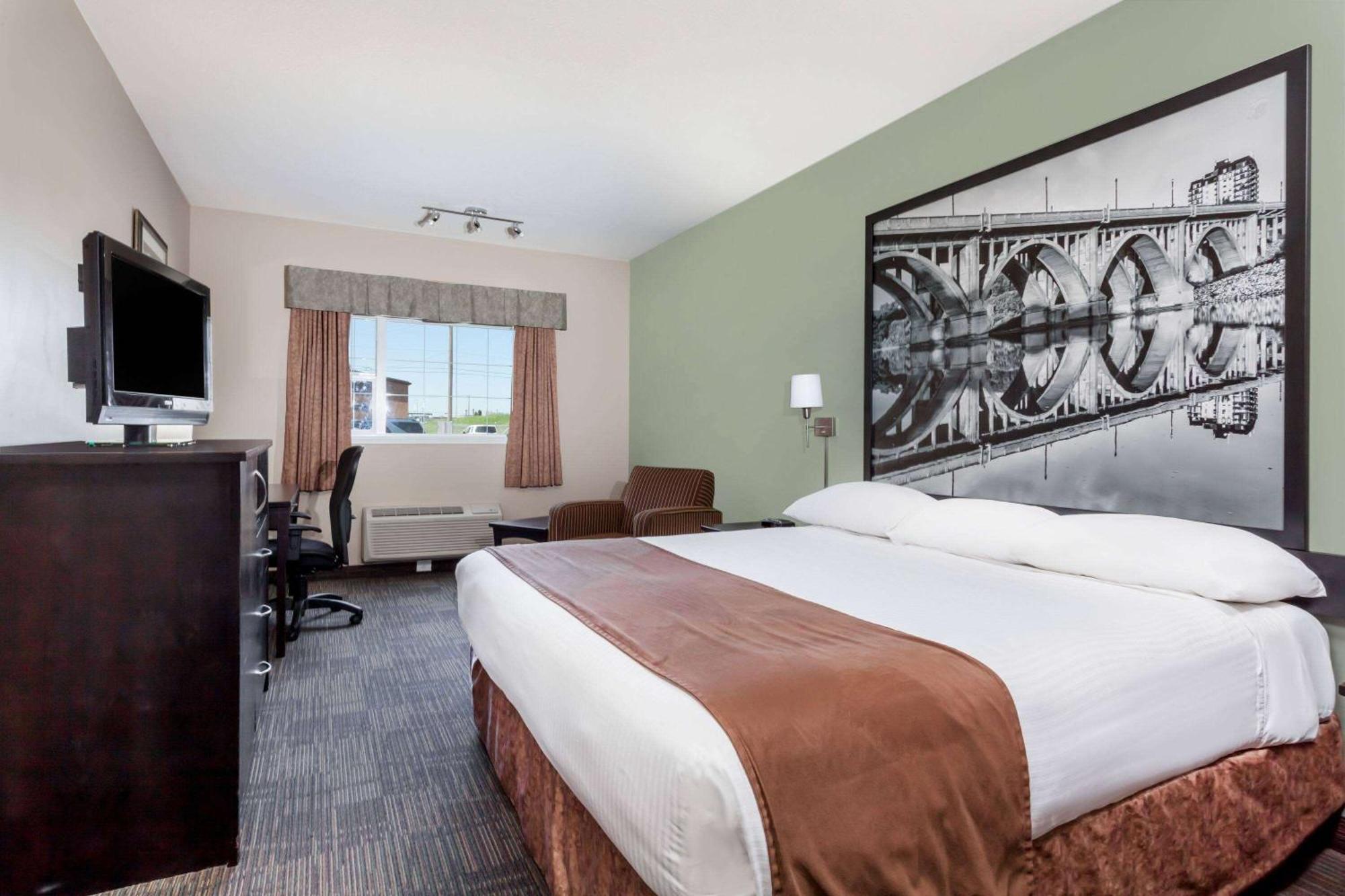 Super 8 By Wyndham Saskatoon Near Saskatoon Airport Hotel Екстериор снимка