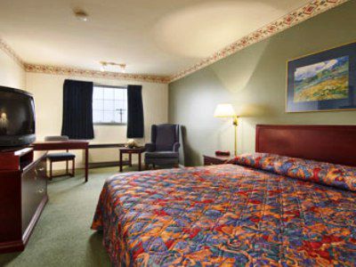 Super 8 By Wyndham Saskatoon Near Saskatoon Airport Hotel Стая снимка